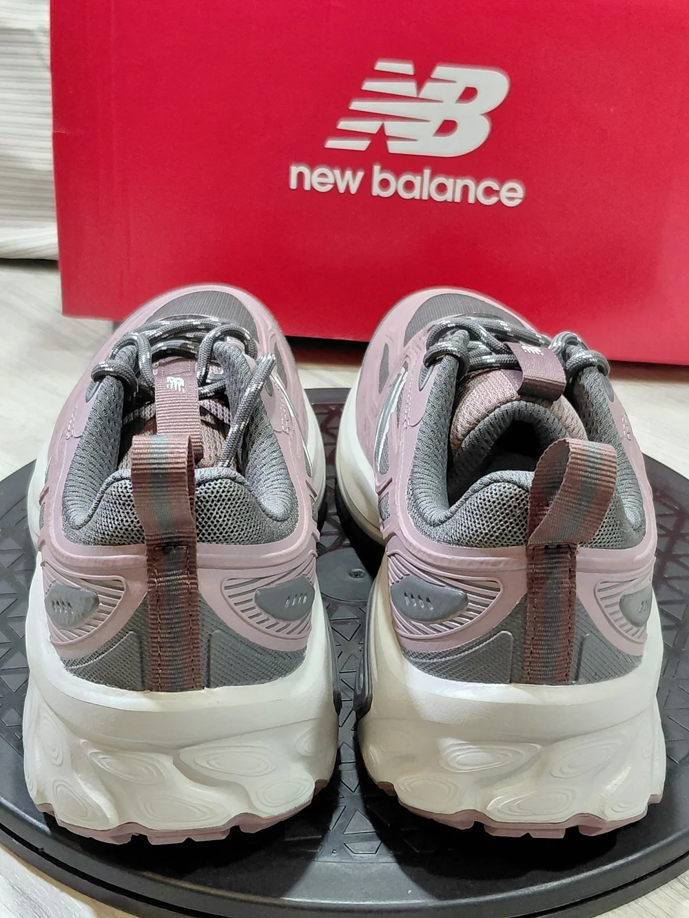 (New) New Balance Women’s Fresh Foam 410v9 Trail Running Shoes Voilet Rose W9